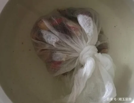传统的洛神酸梅汤与生俱来的是网红冷饮，并在舞台上配以麻辣火锅-酸梅汤中洛神花可以用什么代替