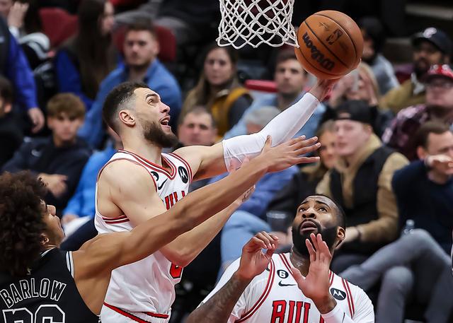 篮球——NBA常规赛：公牛胜马刺-nba公牛队球员名单