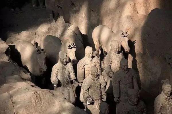掰断兵马俑拇指，他终于认罪了！（掰断兵马俑手指最终判决）