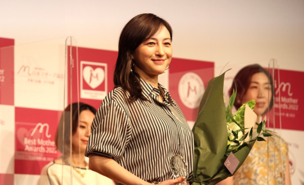 日本女明星出轨，丈夫哭着替她道歉却被骂了一顿，这是为啥（日本女明星出家）