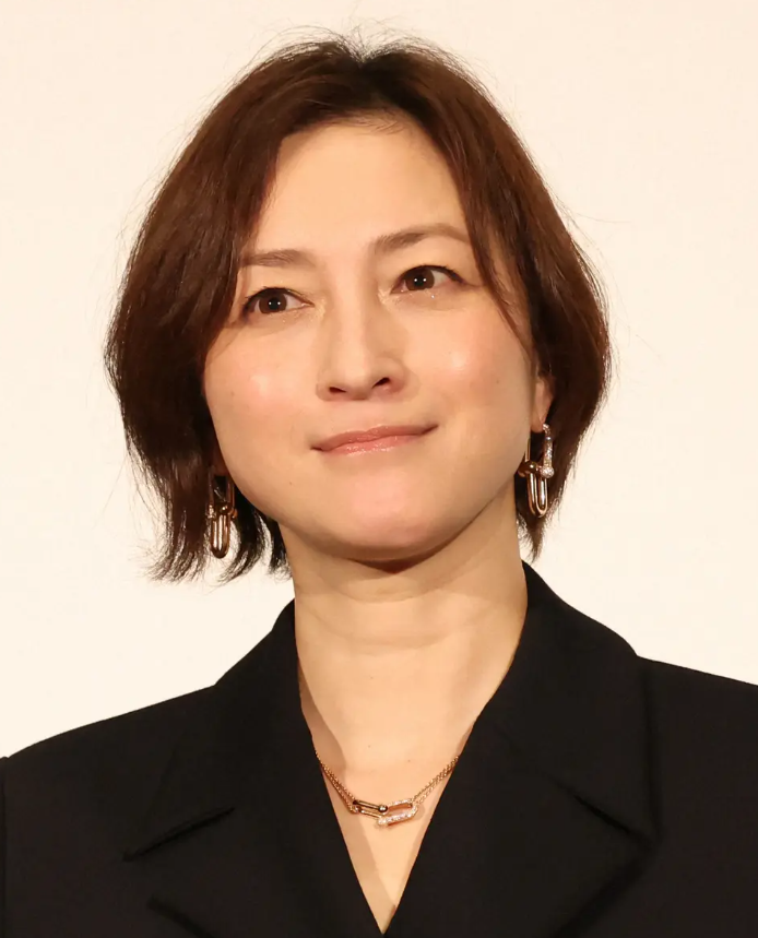 广末凉子丈夫就“出轨事件”公开道歉！泪眼力挺妻子好母亲好女人（广末凉子性格是怎样）
