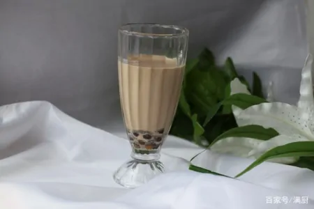 别再喝外面的“香精奶茶”了，自己在家就能做，简单又好喝-牛奶食用香精对人体有害吗