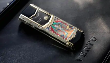 黄色新款iPhone 14没新意？看看VERTU这三款神仙颜值手机（黄色iPhone 14评测）