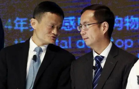 张勇卸任马云回归，召开非公开会议，阿里“回归淘宝”，什么信号（张勇和阿里巴巴）