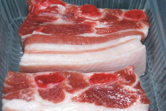 想做出好吃的梅菜扣肉，就抓住几个“诀窍”，色香味俱全没问题-梅菜扣肉的制作方法窍门