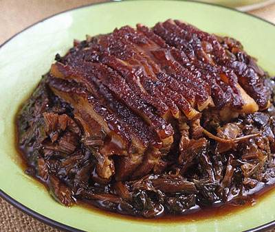 想做出好吃的梅菜扣肉，就抓住几个“诀窍”，色香味俱全没问题-梅菜扣肉的制作方法窍门