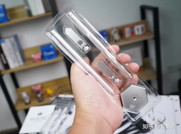 这才是真正的卡皇？影驰RTX 3090 Ti名人堂限量版显卡评测-影驰的显卡是丐版吗