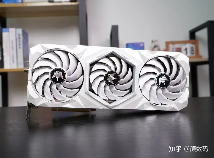 这才是真正的卡皇？影驰RTX 3090 Ti名人堂限量版显卡评测-影驰的显卡是丐版吗