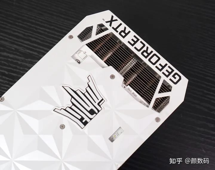 这才是真正的卡皇？影驰RTX 3090 Ti名人堂限量版显卡评测-影驰的显卡是丐版吗