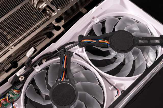 比RTX 3090 Ti便宜，还比RTX 3090 Ti能打！影驰 GeForce RTX 4070 Ti 星曜 OC显卡评测
