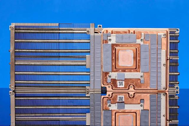 技嘉RTX3090Ti魔鹰OC：鹰击长空展现王者风范