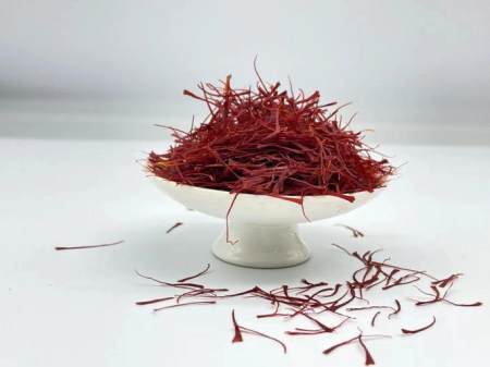 藏红花虽小，作用很大，关于藏红花的食用禁忌，喝之前要了解明白-藏红花的适用人群及副作用