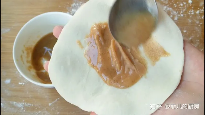 鸡蛋灌饼在家就能做，教你鼓大泡的诀窍，美味早餐轻松搞定-鸡蛋灌饼怎么做起泡大