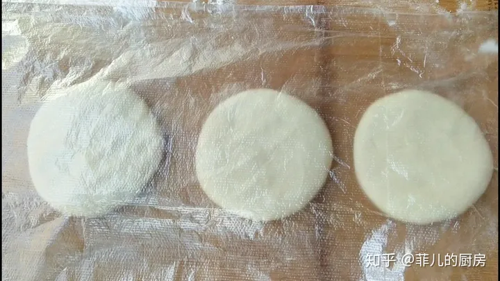 鸡蛋灌饼在家就能做，教你鼓大泡的诀窍，美味早餐轻松搞定-鸡蛋灌饼怎么做起泡大
