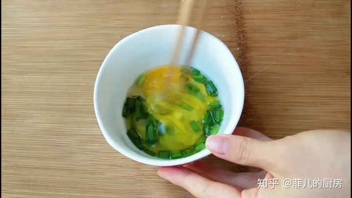 鸡蛋灌饼在家就能做，教你鼓大泡的诀窍，美味早餐轻松搞定-鸡蛋灌饼怎么做起泡大