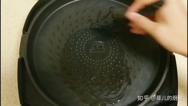 鸡蛋灌饼在家就能做，教你鼓大泡的诀窍，美味早餐轻松搞定-鸡蛋灌饼怎么做起泡大