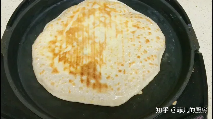 鸡蛋灌饼在家就能做，教你鼓大泡的诀窍，美味早餐轻松搞定-鸡蛋灌饼怎么做起泡大