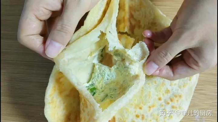 鸡蛋灌饼在家就能做，教你鼓大泡的诀窍，美味早餐轻松搞定-鸡蛋灌饼怎么做起泡大
