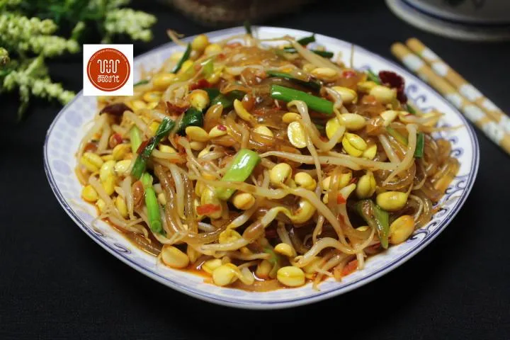 豆芽和它天生是一对，简单一炒，好吃死了，三天不吃馋的慌！-豆芽和什么炒比较好吃视频一下