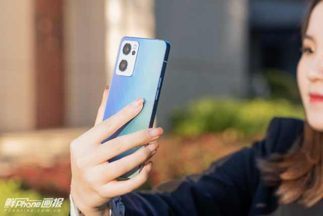OPPO Reno7评测：拍出最美人像就是这么轻松-opporeno标准版拍照有防抖吗
