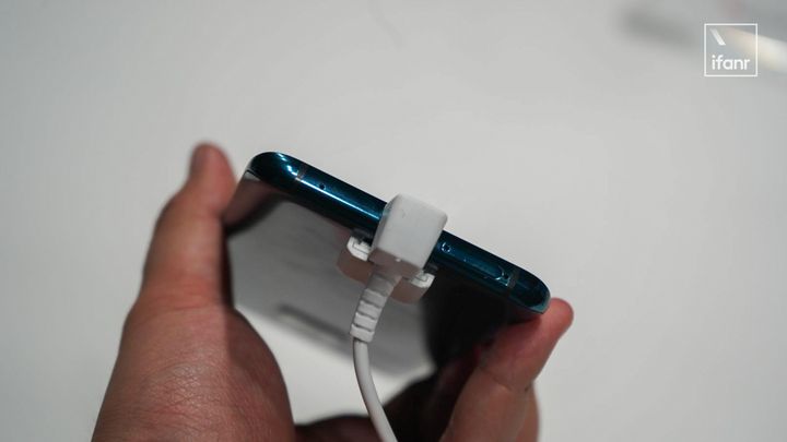 华为 Mate 20 系列上手评测：史上最贵华为旗舰，体验如何？-华为mate20价格?