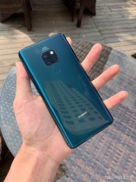 华为Mate20全方位测评：设计、性能、摄像头、电量与用户体验-mate20深度评测
