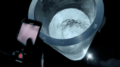 堪比科幻大片！苹果新实验发布：猜猜iPhone XS怎么拍的水？-由iphonexsmax拍摄水印