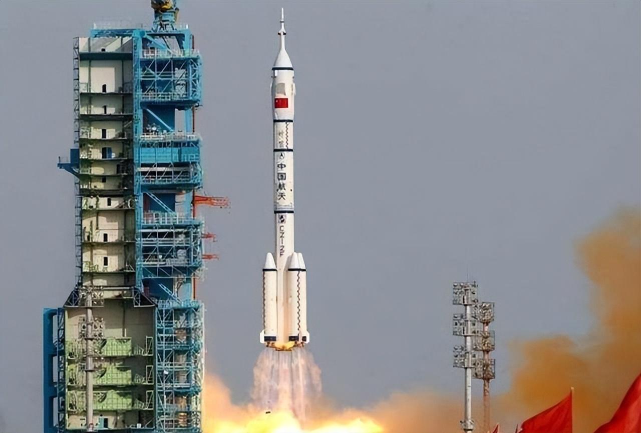 03年杨利伟在太空听到"敲门声"，13年后谜底揭晓，多亏他当时冷静-杨利伟听到太空敲门声16年后揭晓