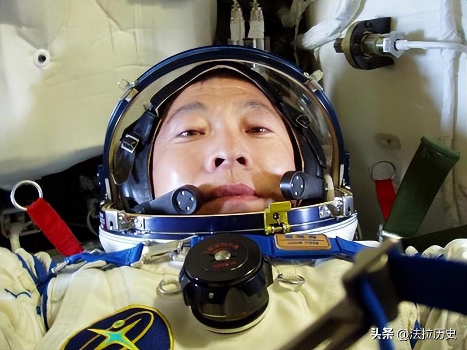 03年杨利伟在太空听到"敲门声"，13年后谜底揭晓，多亏他当时冷静-杨利伟听到太空敲门声16年后揭晓