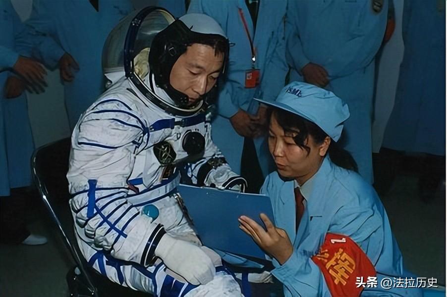 03年杨利伟在太空听到"敲门声"，13年后谜底揭晓，多亏他当时冷静-杨利伟听到太空敲门声16年后揭晓