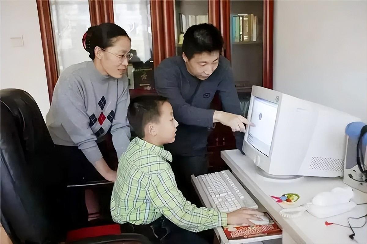 03年杨利伟在太空听到"敲门声"，13年后谜底揭晓，多亏他当时冷静-杨利伟听到太空敲门声16年后揭晓