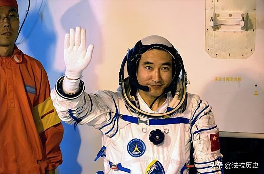 03年杨利伟在太空听到"敲门声"，13年后谜底揭晓，多亏他当时冷静-杨利伟听到太空敲门声16年后揭晓