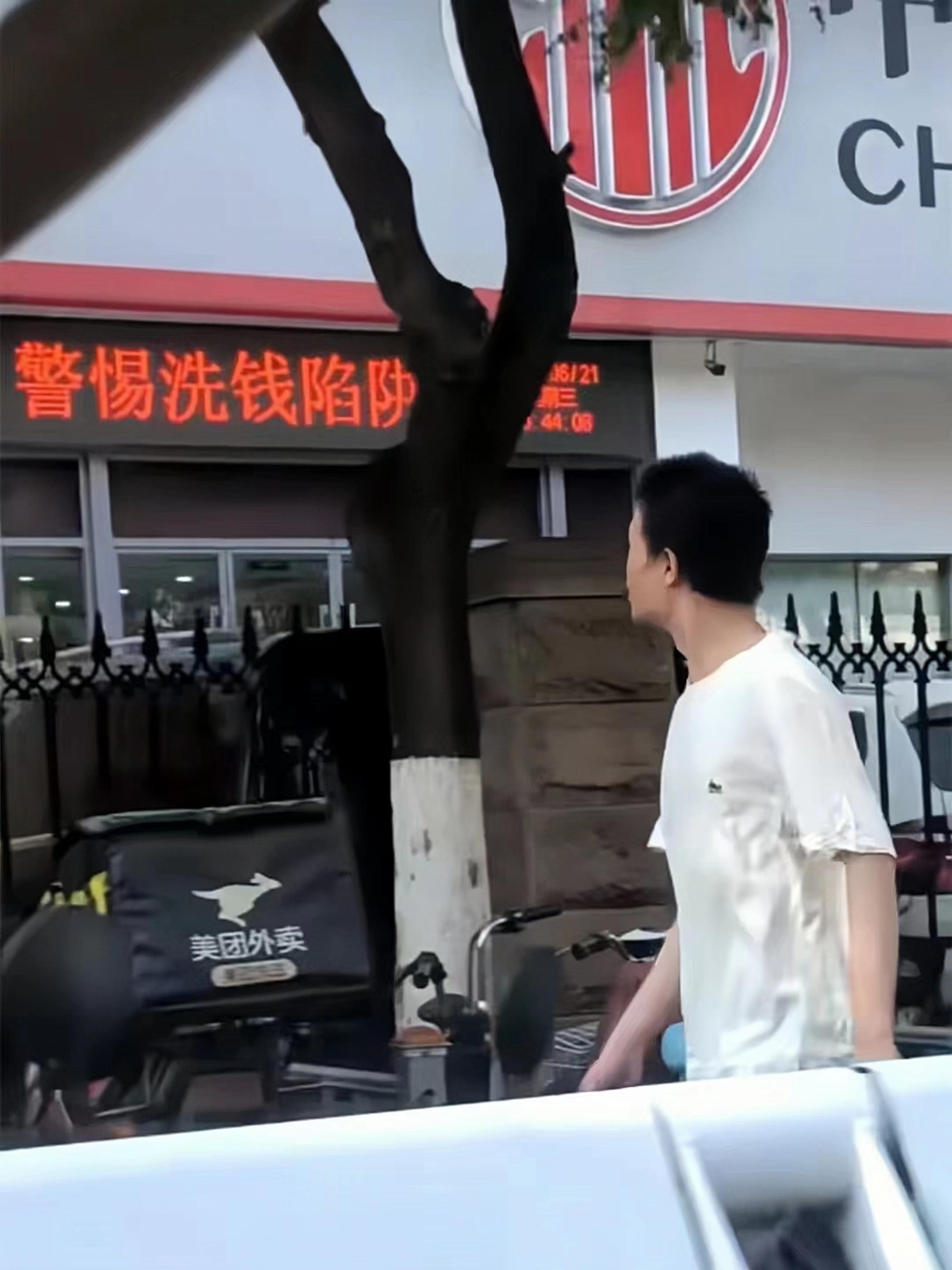 北大韦东奕回山东，陪母亲过端午节，网友猜测会被催婚-北大韦东奕有多厉害