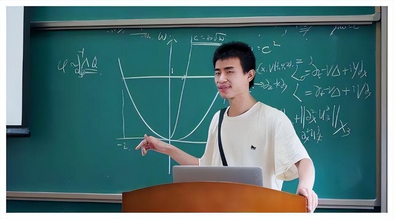 缺乏学术成就的韦东奕，真的会从北大“离职”吗，业内人士点评-韦东奕宣布婚讯 韦东奕不再担任北大教授了吗