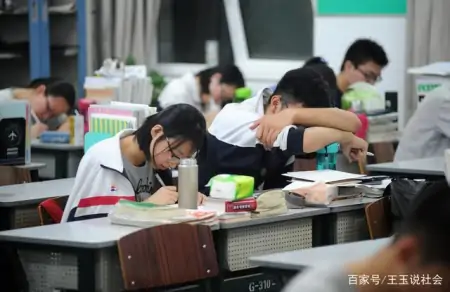 数学家清华男神，12门满分直博有颜又有才，成功学霸“有理有据”-清华大学的数学才子