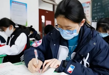 北大韦神出数学题，深中初二学生竟写出标准答案，真是青出于蓝-北大韦神解题