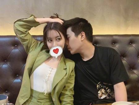没打算结婚，10年就是玩玩？卢本伟与赵梦玥分手，网友该骂谁？-没打算结婚去男友家合适吗