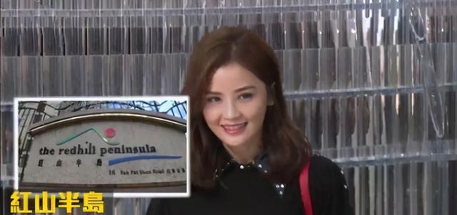 阿Sa前夫郑中基罕现身，低头亲吻女儿牵手妻子，甜蜜生活惹人慕-阿sa为什么和郑中基结婚