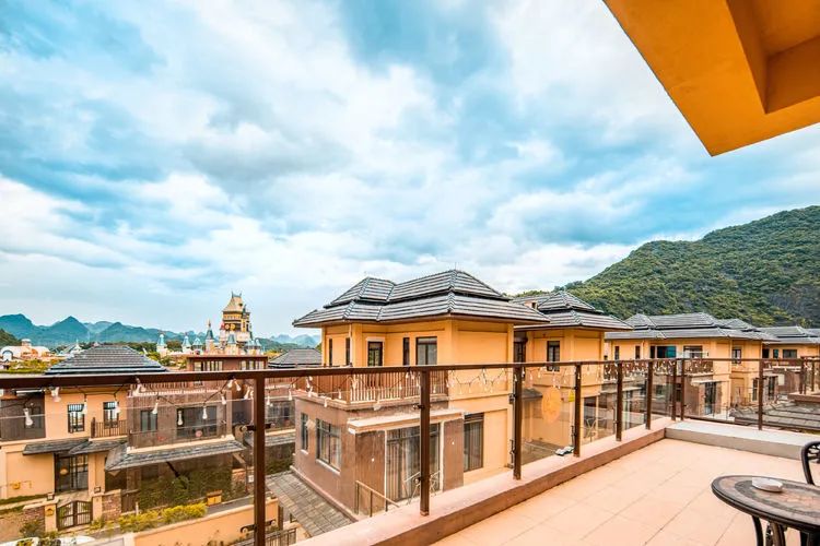 （36人团）花曼岛湖景泳池18房24床别墅2201/2202/2203-花缦主题酒店
