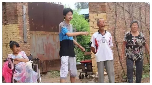 2017年庞众望高考744分，清华校长亲自登门迎接，一进门却傻眼了-庞众望清华现状工作情况