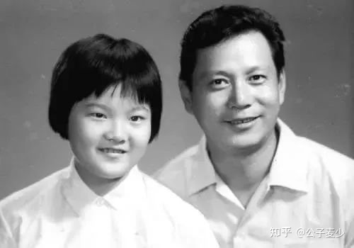 洪晃：一婚嫁美国人、二婚嫁中国人、三婚嫁法国人，61岁四婚很幸福-洪晃是中国籍吗