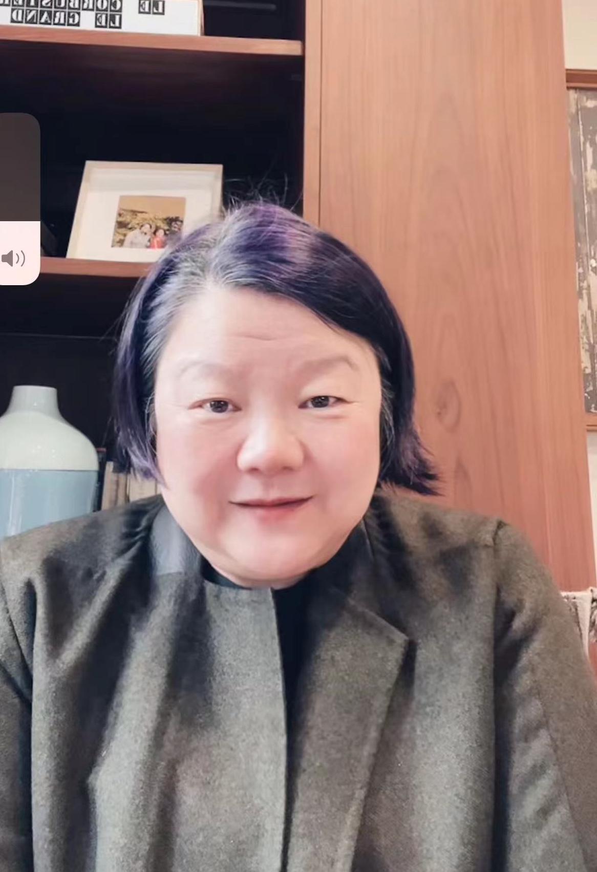 陈凯歌前妻疑移居法国，近照身体状况引担忧，脸上毛发全掉牙稀疏-陈凯歌前妻谈中国男人