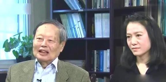 翁帆：28岁嫁82岁，坚持早睡早起18年，用心把杨振宁照顾到100岁-理解翁帆为什么会嫁给杨振宁了吧[看]