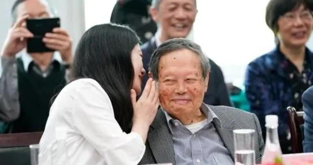 翁帆说出嫁给杨振宁的内幕：我照顾他下半生，他给我一片宁静-翁帆嫁给杨振宁多少年