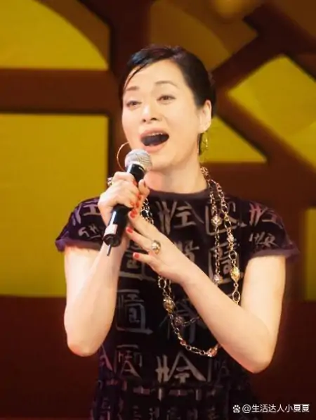 毛阿敏：丈夫病逝1年后，留下260亿遗产，如今的选择令人佩服-58岁毛阿敏近况