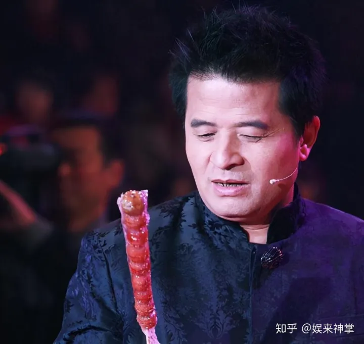 毕福剑：当红时风头无两，消失5年大变样，头发凌乱邋遢尽显落魄-毕福剑捧红的主持人