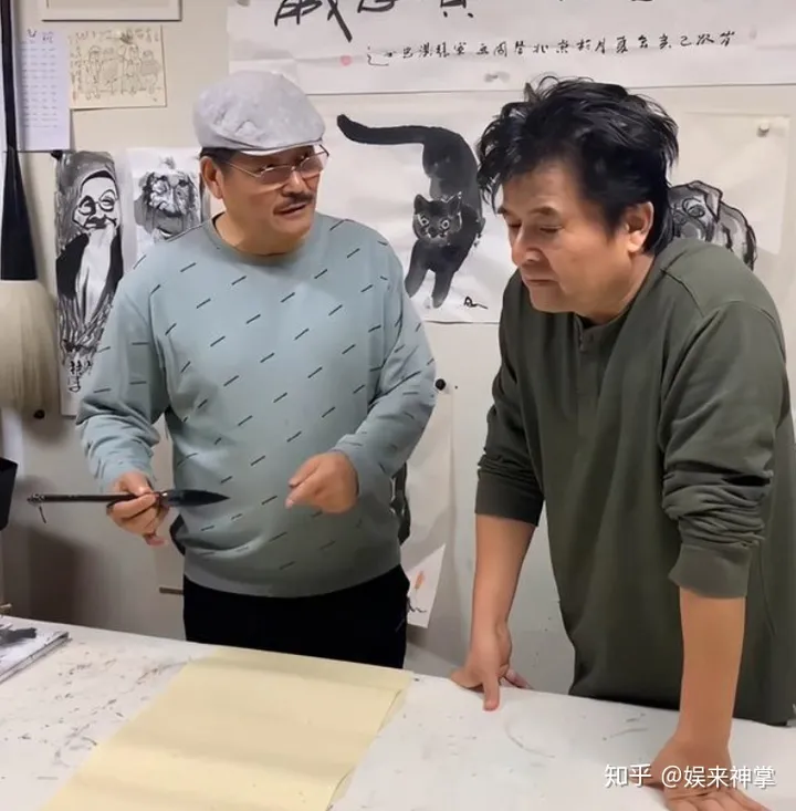 毕福剑：当红时风头无两，消失5年大变样，头发凌乱邋遢尽显落魄-毕福剑捧红的主持人