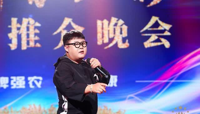 毕福剑近况曝光，身体发福无往日风采，戴帽子口罩难掩沧桑-毕福剑的现在情况