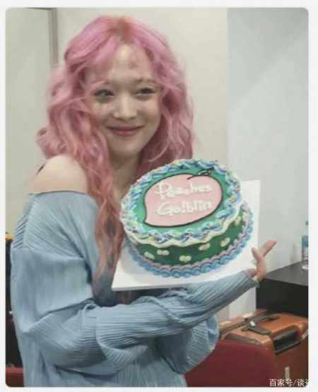 崔雪莉28岁生日当天，网友：我们都很想水蜜桃公主，与生前评论大相径庭-崔雪莉fx歌曲