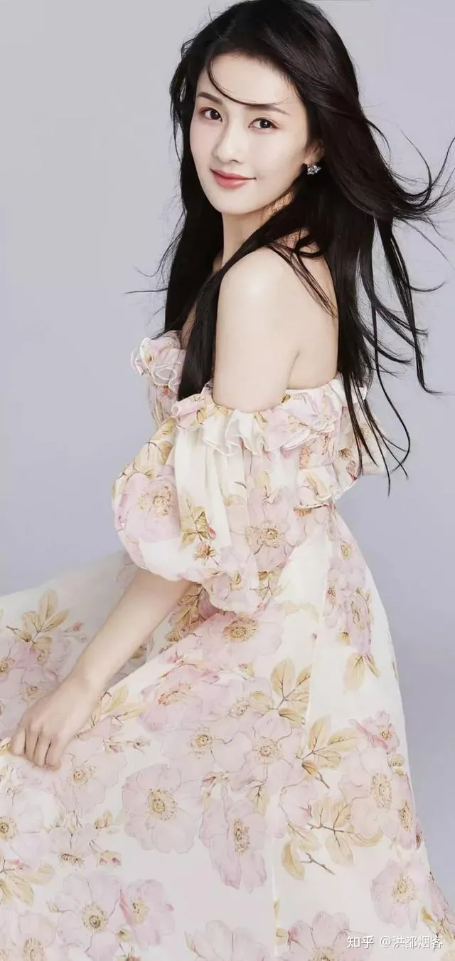 娱乐圈里的清流，颜值担当白鹿，宛如人间仙子！-明星白鹿